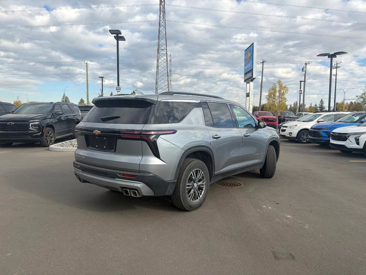 2026 Chevrolet Traverse AWD 4dr LT Grey Sherwood Park - photo #4