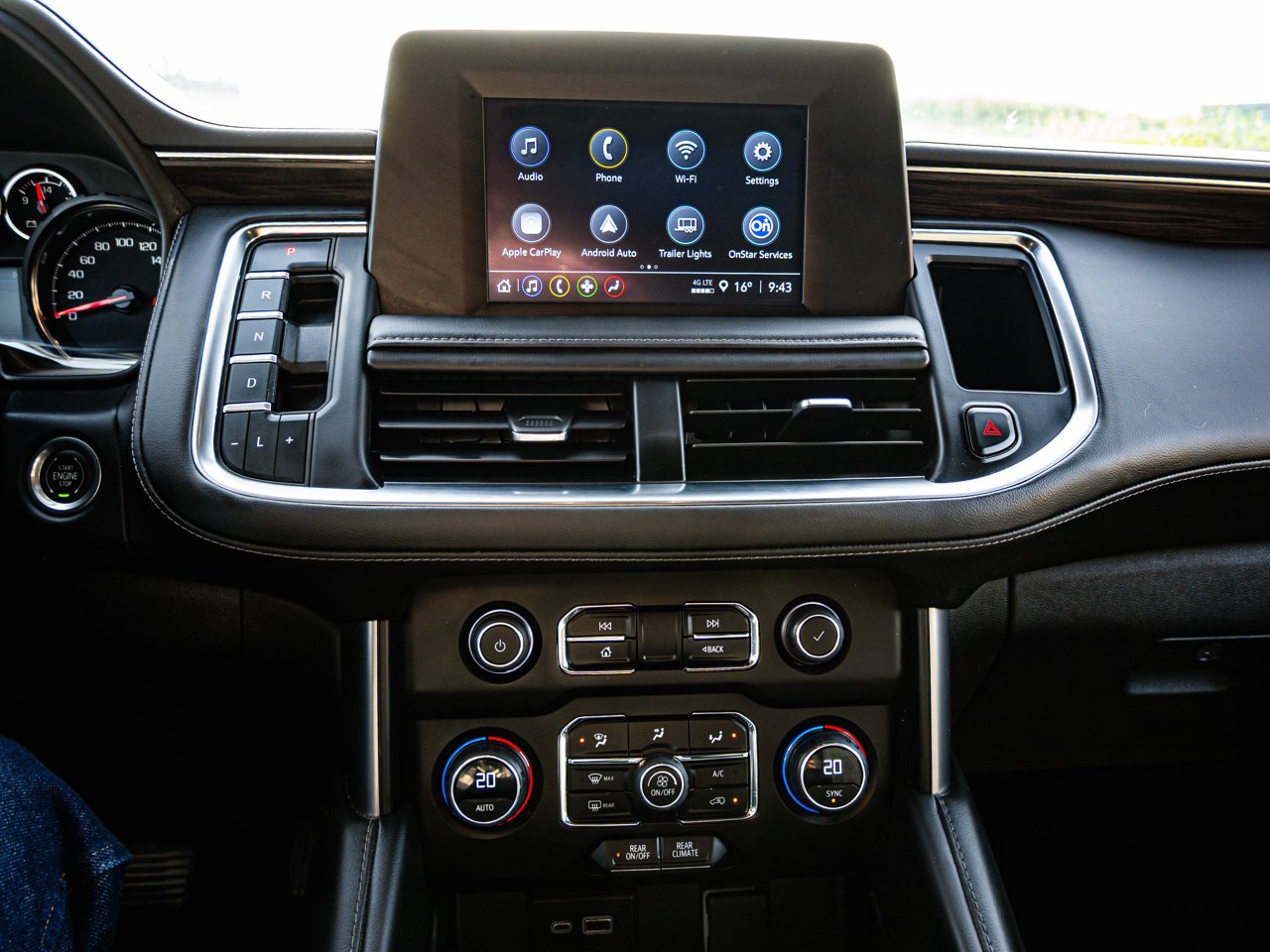2023 Chevrolet Suburban 4WD 4dr LS White Sherwood Park - photo #24