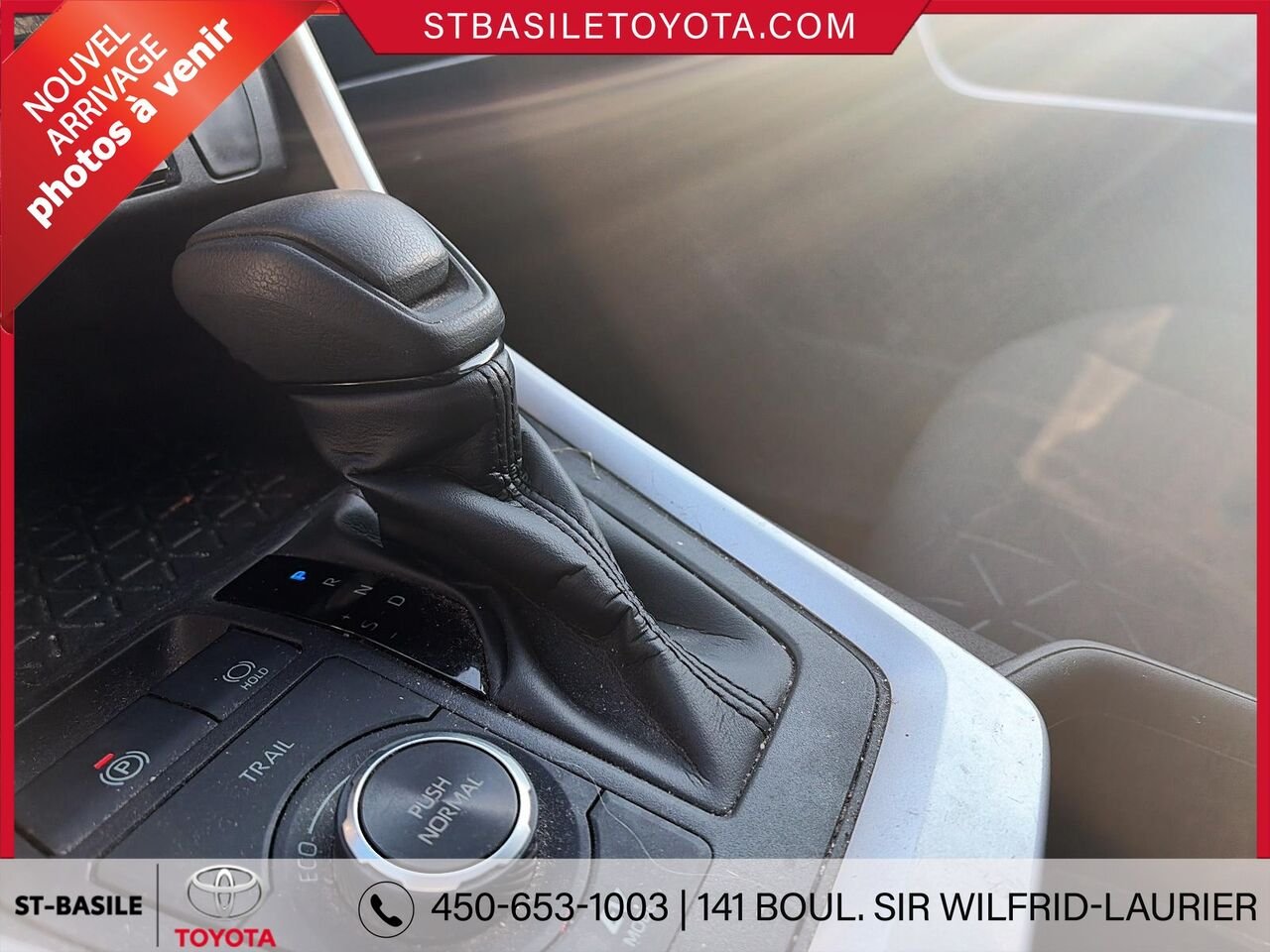 TOYOTA RAV4 Hybride 2024 Gris Saint-Basile-le-Grand - photo #8