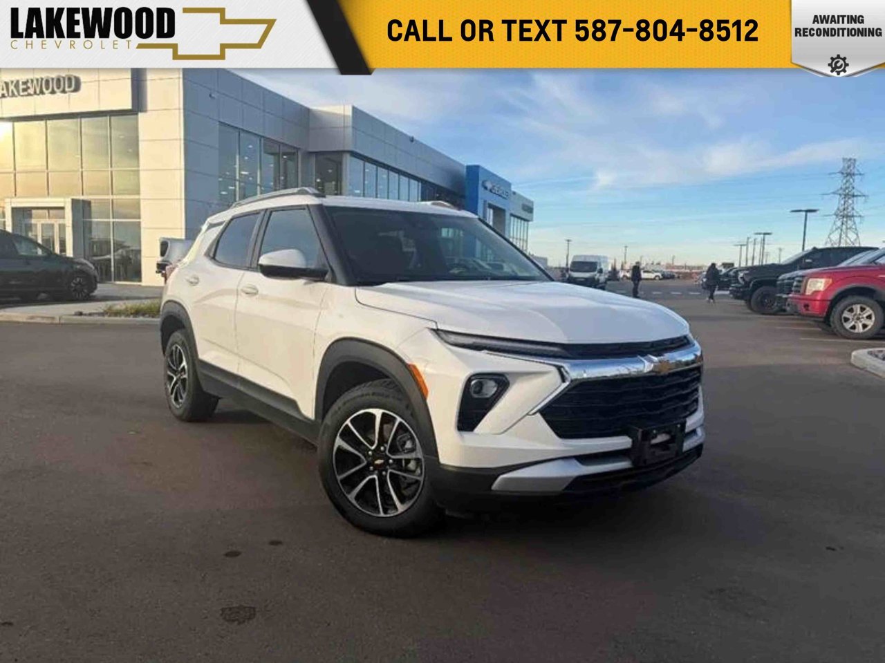 2025 Chevrolet Trailblazer AWD 4dr LT White Sherwood Park - photo #0