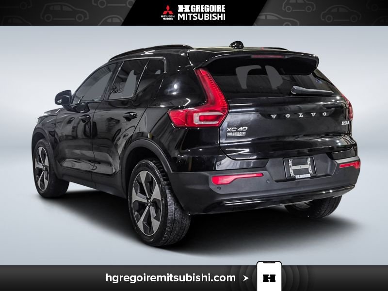 2023 Volvo XC40 Black Laval - photo #5