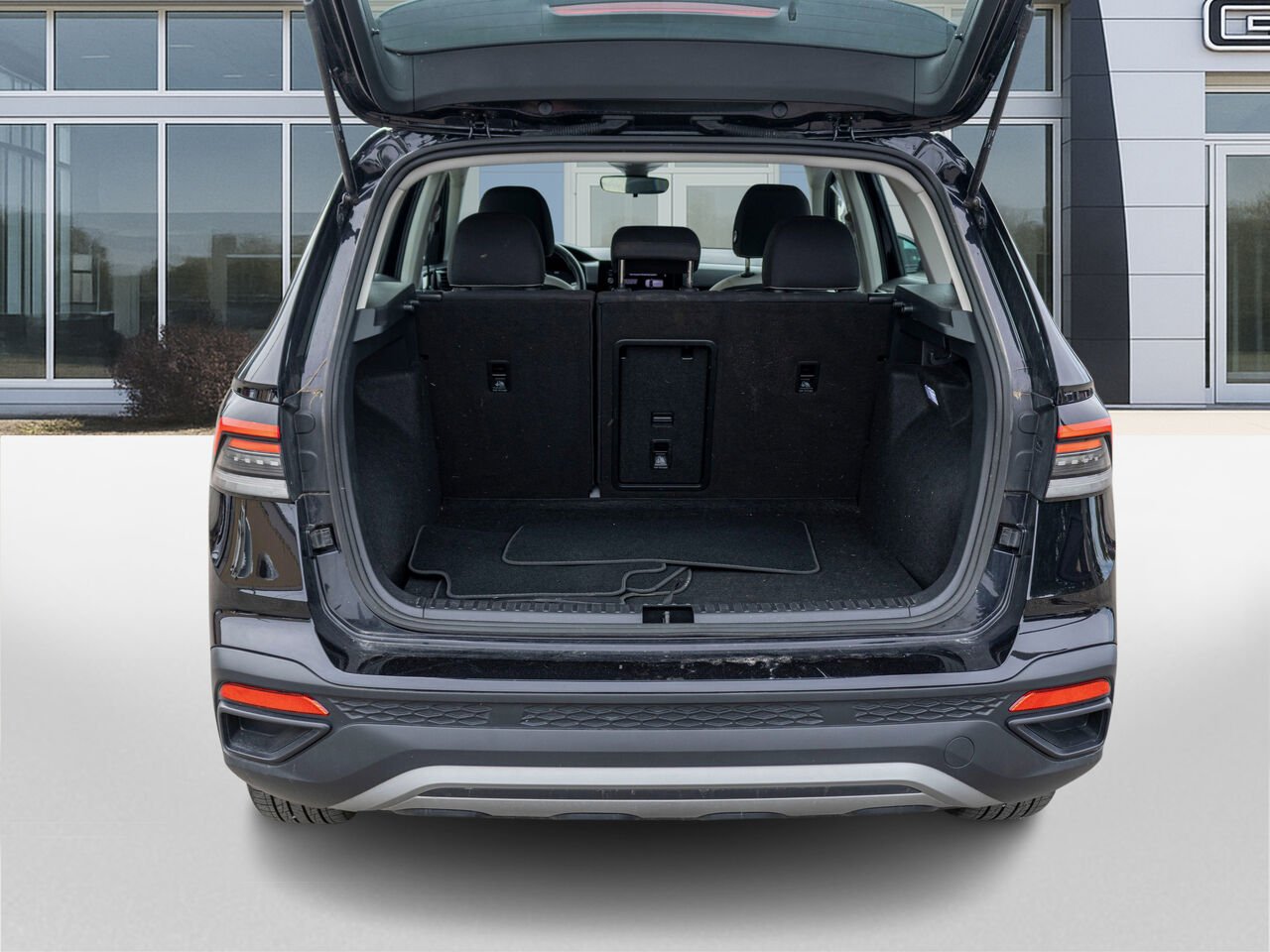 Volkswagen Taos Trendline 4MOTION 2025 Noir Châteauguay - photo #33