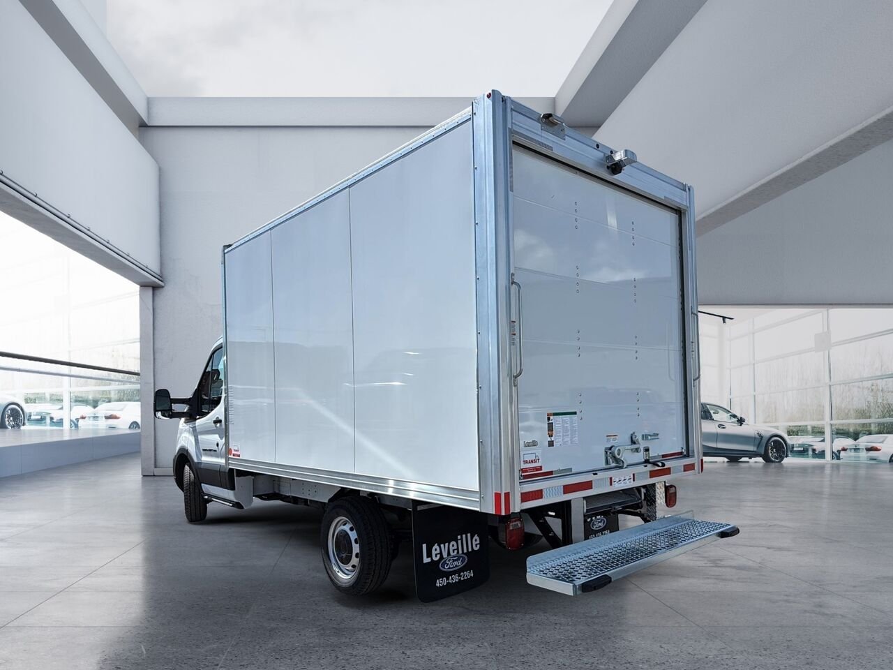2026 Ford Transit Cutaway Oxford White Saint-Jérôme - photo #3