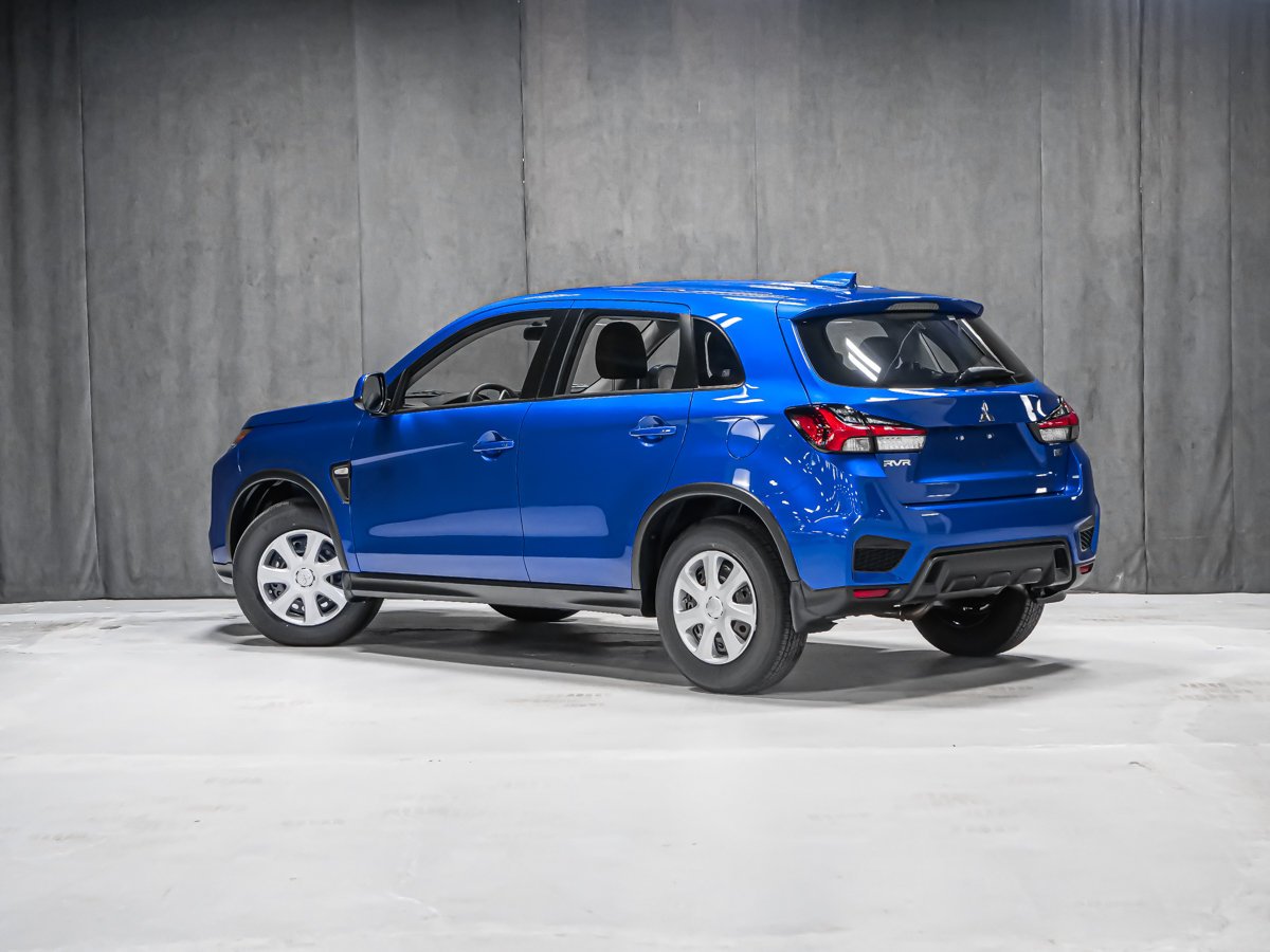 2027 Mitsubishi RVR ES Octane Blue Montreal - photo #3