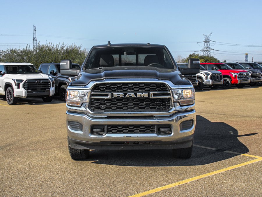 2024 Ram 3500 Tradesman Level 2 6.7L Diesel | AISIN Transmission | 5.0 Touchscreen Display Grey