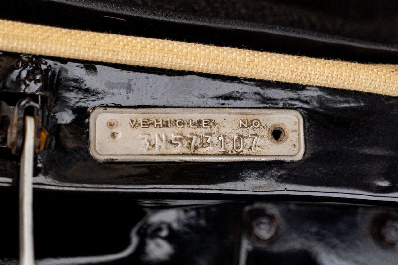 Chrysler 300C 1 of 474 convertibles produced **PRICE IN USD** 1957 Noir Montréal - photo #76