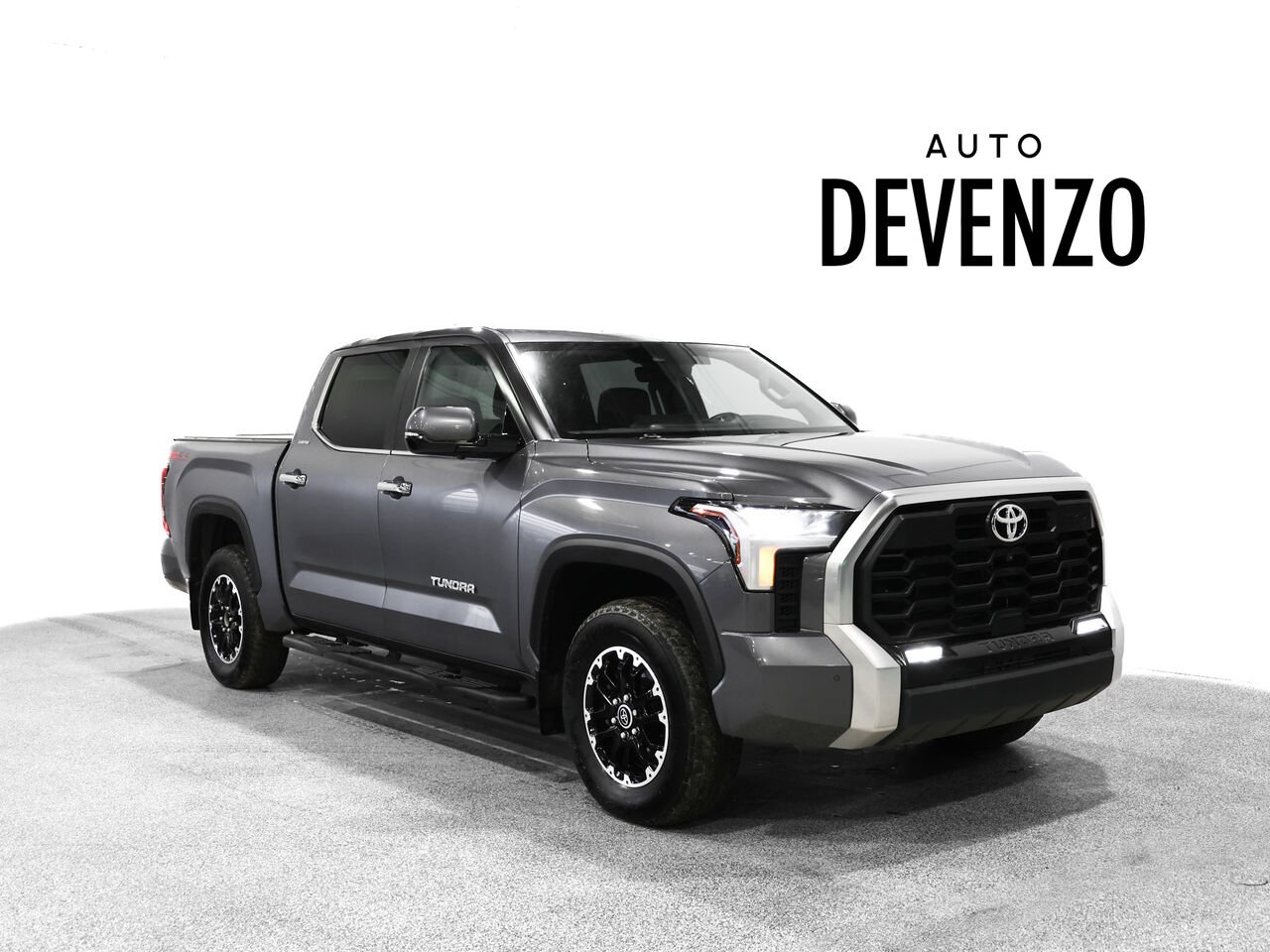 2024 Toyota Tundra Grey Saint-Eustache - photo #1