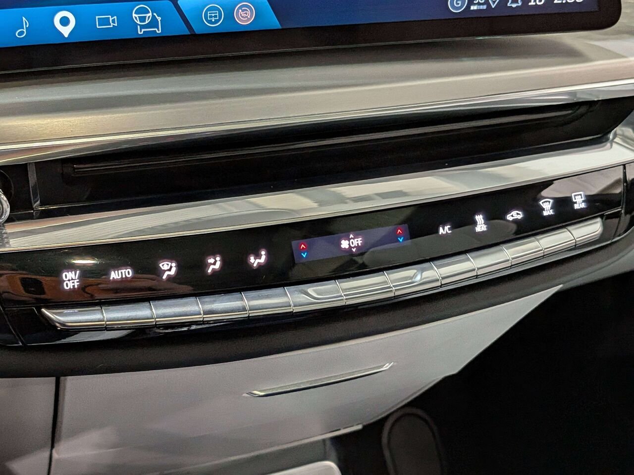 2024 Cadillac LYRIQ 4dr Sport w/1SF Black Val-David - photo #28