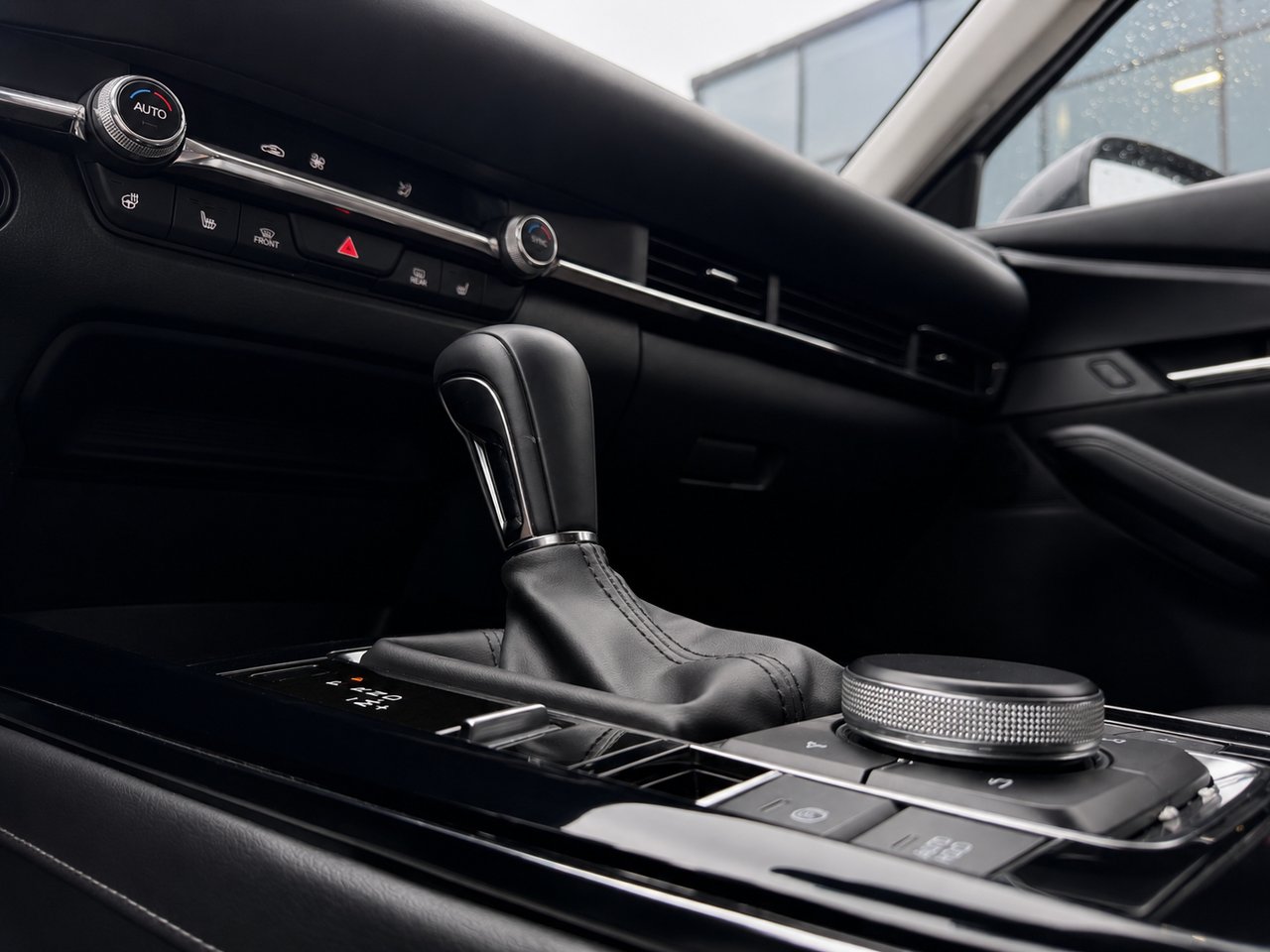 2023 Mazda CX-30 Black Châteauguay - photo #9