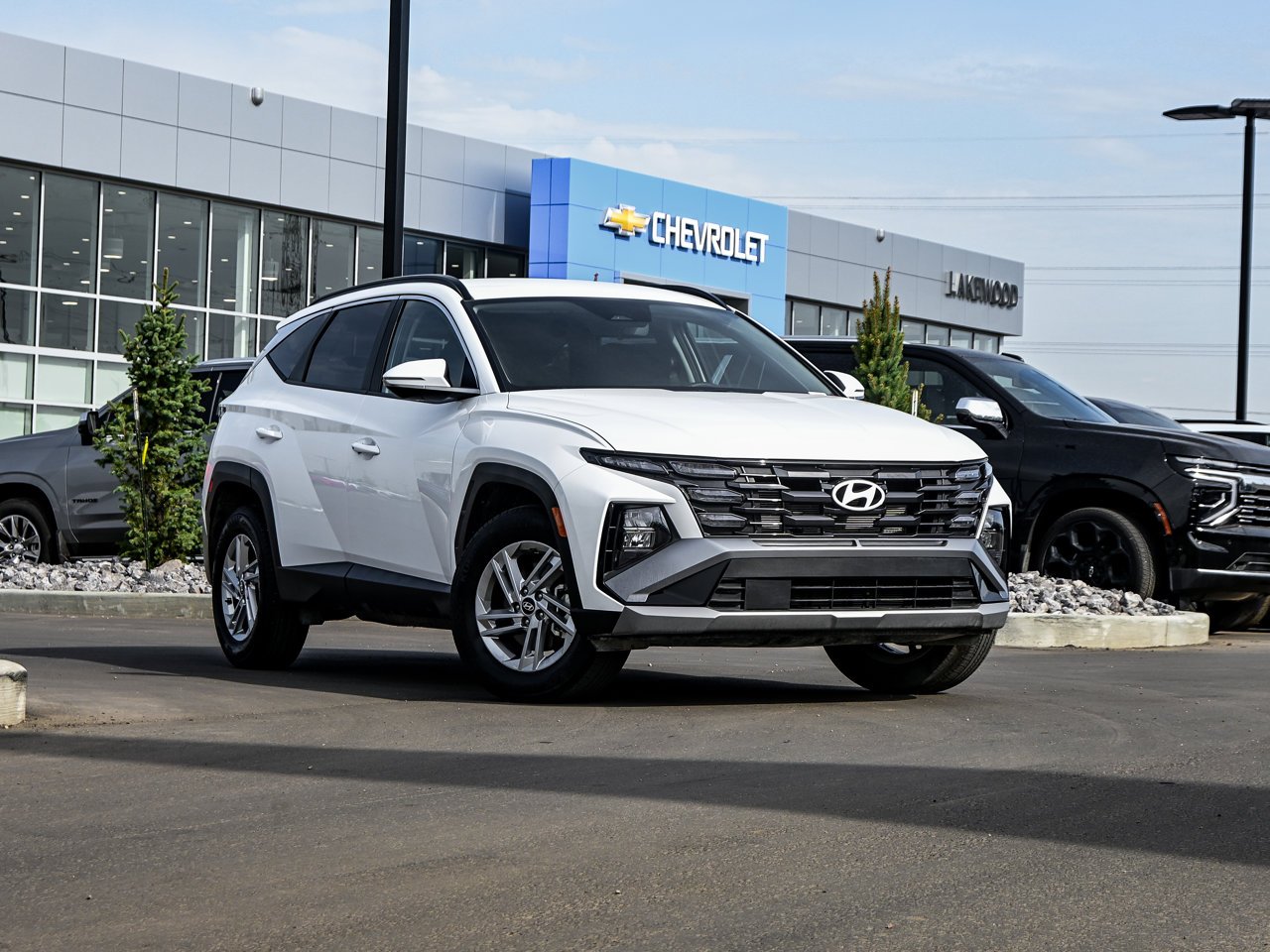 2025 Hyundai Tucson Preferred AWD White Sherwood Park - photo #1