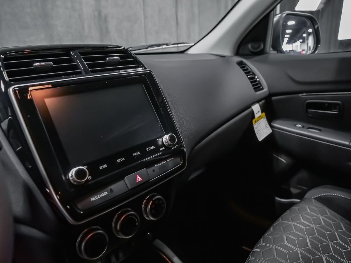 2027 Mitsubishi RVR ES Titanium Grey Montreal - photo #5