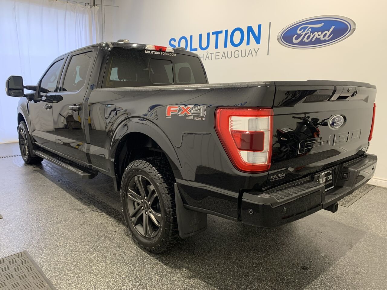 Ford F-150 LARIAT CREW CAB 502A, MAX TOW, GEN 2.0KW 2022 Noir Châteauguay - photo #10