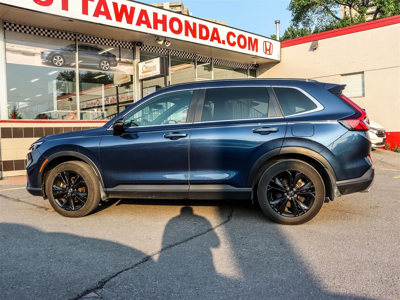 2023 Honda CR-V Hybrid Touring Ottawa & Gatineau - photo #4