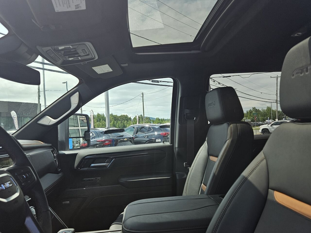 GMC Sierra 1500 AT4 cabine multiplace 4RM 157 po 2026 Blanc sommet Thetford Mines - photo #15