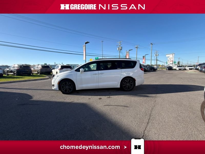 2019 Chrysler Pacifica White Blainville - photo #5