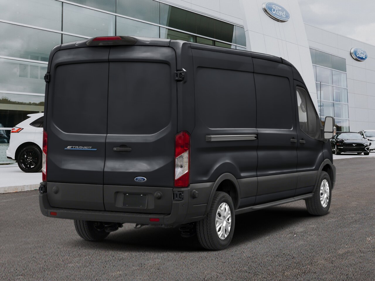 Ford E-Transit fourgonnette utilitaire 2025 Noir agate métallisé Saint-Eustache - photo #1