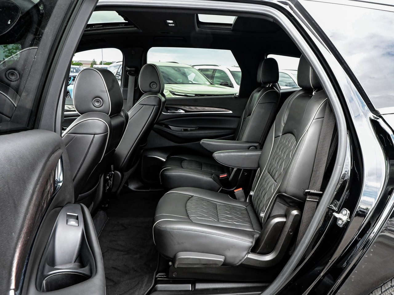 2022 Buick Enclave AWD 4dr Avenir Black Sherwood Park - photo #35
