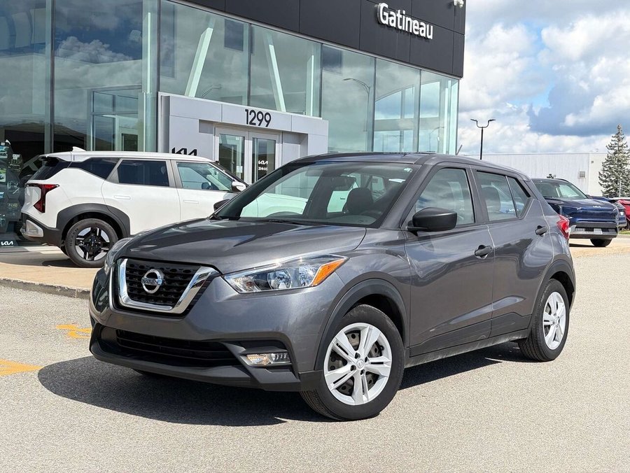 2019 Nissan Kicks S Grey