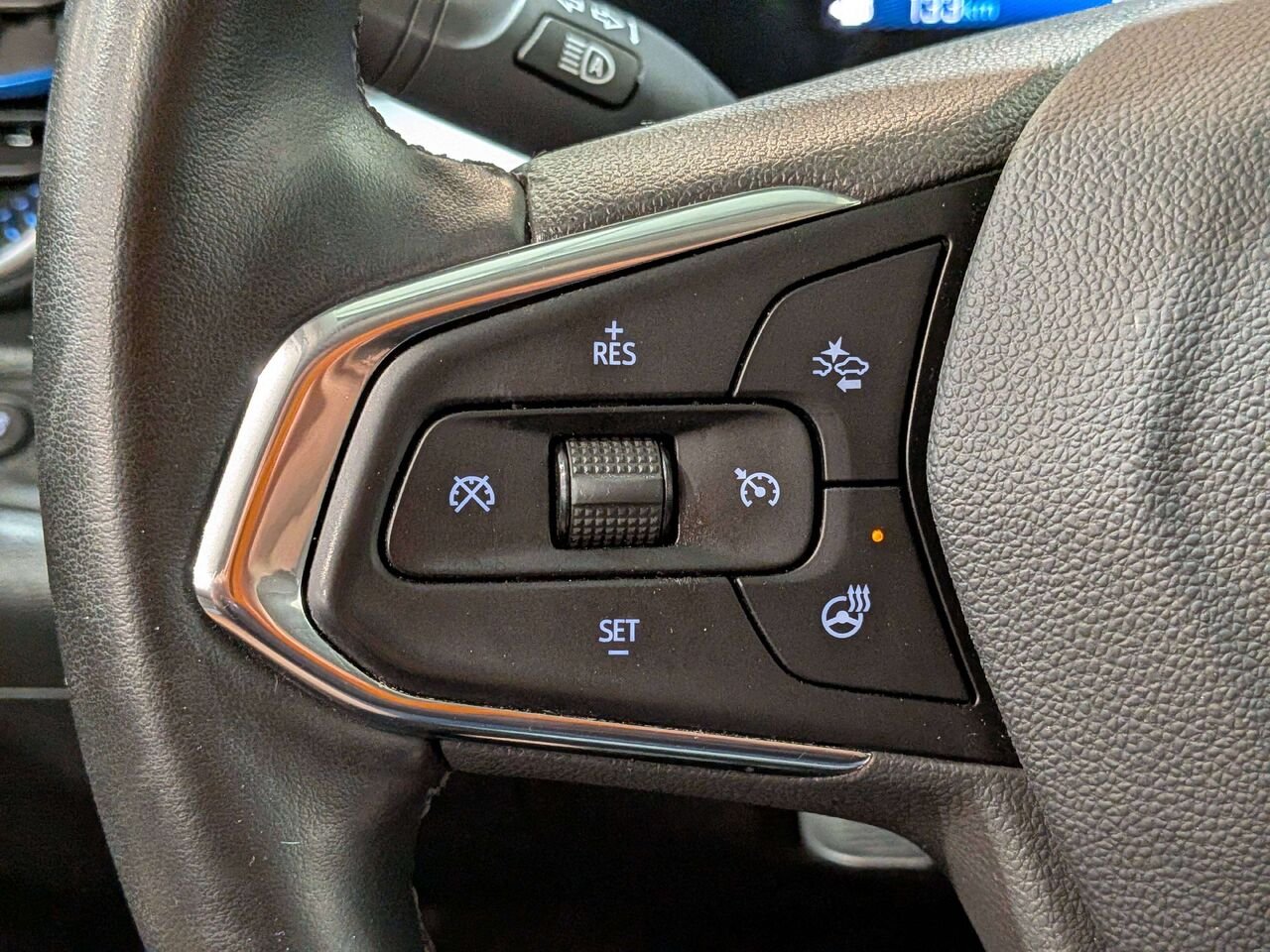 2025 Chevrolet Trax FWD 4dr LT White Val-David - photo #14