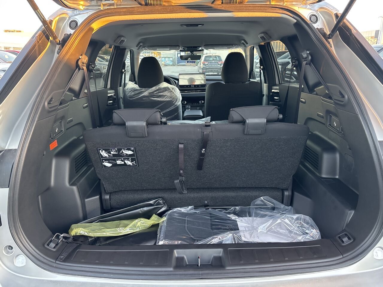 2026 Mitsubishi Outlander Plug-In Hybrid Sterling Silver Saint-Eustache - photo #2