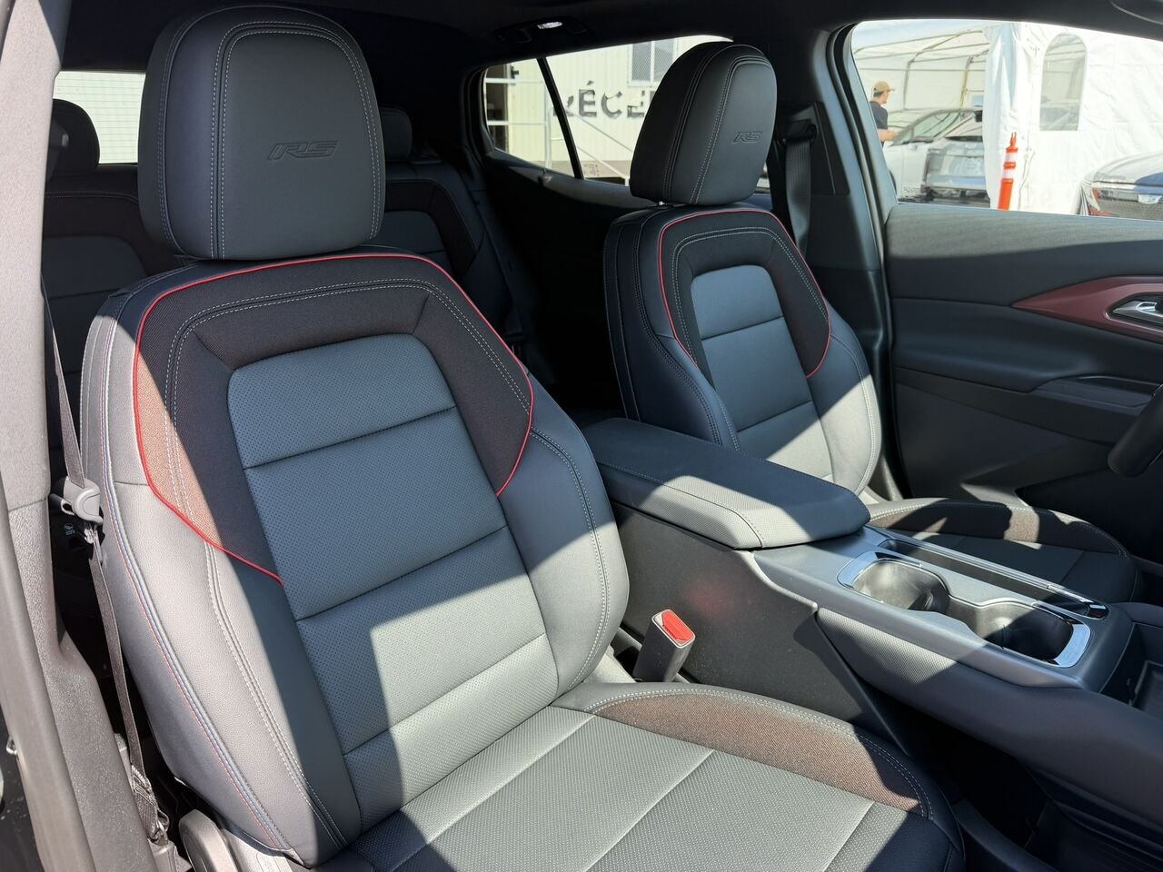 Chevrolet Equinox EV RS AWD TOIT PANORAMIQUE 2026 Noir Laval - photo #19