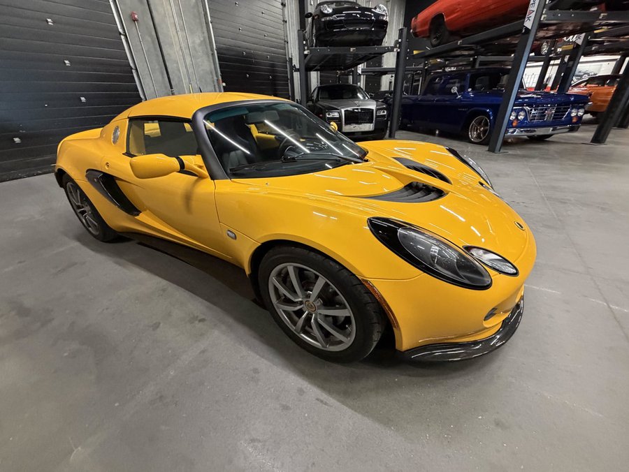 2006 Lotus Elise | Carbon Body Kit | Hard Top & Soft Top | Blaupunkt Sound System | PPF | One Owner Yellow