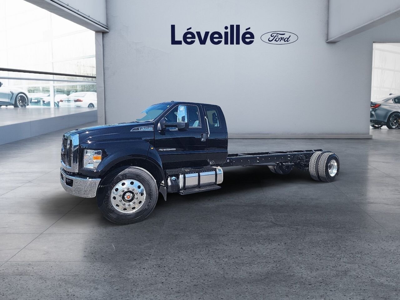 2027 Ford Super Duty F-750 Straight Frame Agate Black Saint-Jérôme - photo #0