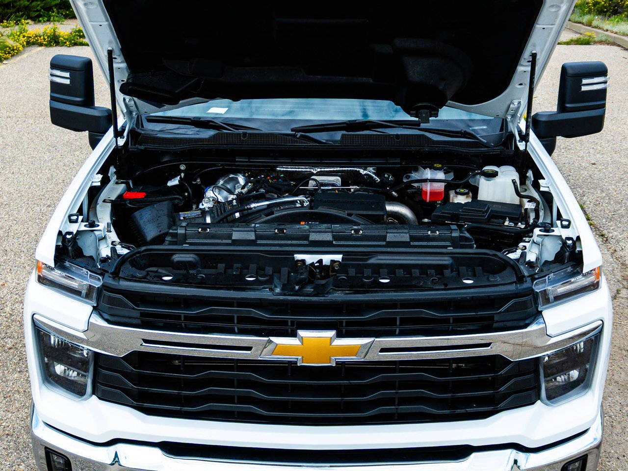 2025 Chevrolet Silverado 2500HD 4WD Crew Cab 159 LT White Sherwood Park - photo #8