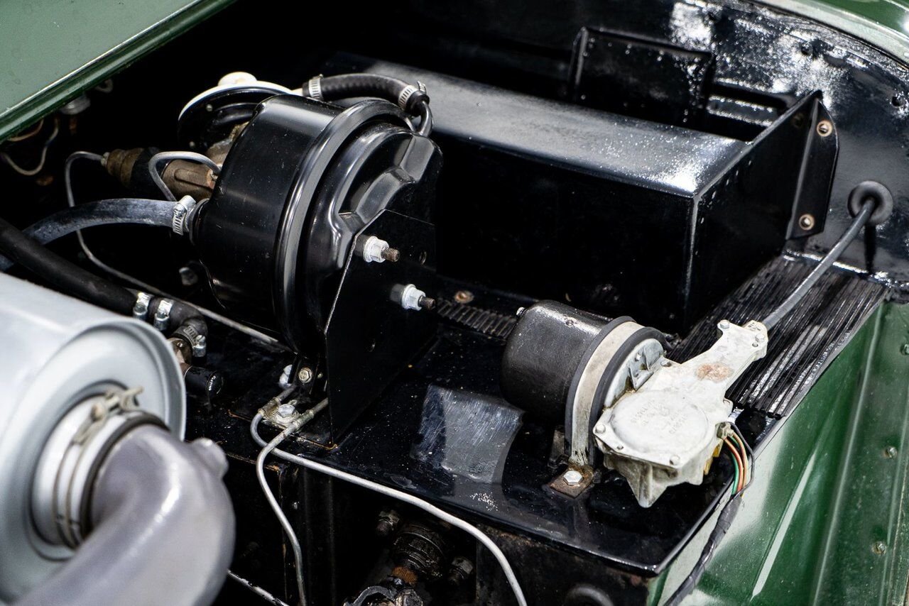 Morgan Plus 8 Unrestored with only 7137km (4435miles) | PRIX EN USD 1970 Vert Montréal - photo #17