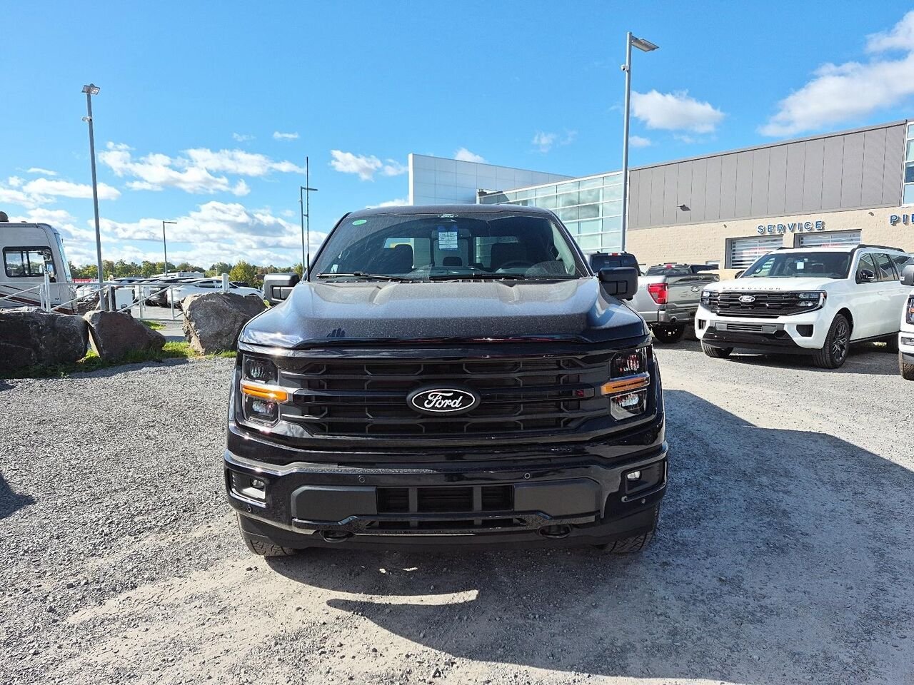 Ford F-150 2F347 | XLT cabine SuperCrew 4RM caisse de 5,5 pi 2026 Bleu antimatière métallisé Saint-Jérôme - photo #0