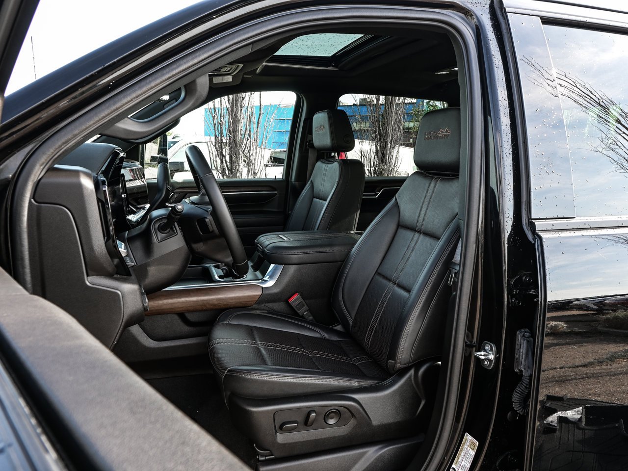 2024 Chevrolet Silverado 3500HD 4WD Crew Cab 159 High Country Black Sherwood Park - photo #16
