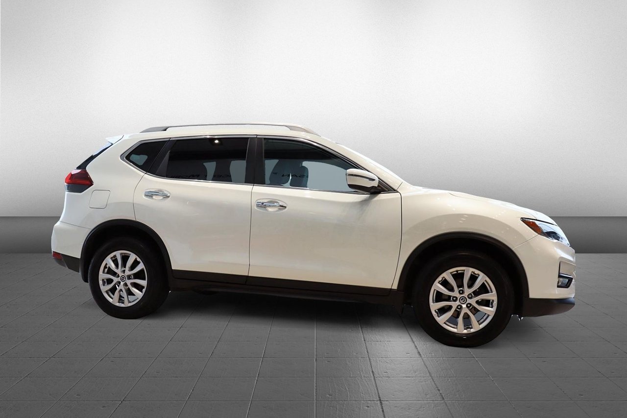 2019 Nissan Rogue White Baie-Comeau - photo #4