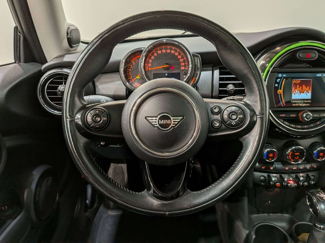 MINI 3 Door Cooper FWD 2019 Gris Val-David - photo #12