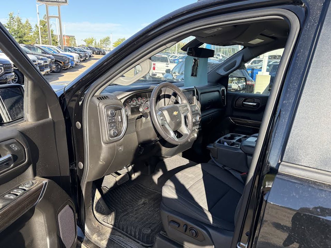 2022 Chevrolet Silverado 1500 LTD 4WD Crew Cab 147 LT Black Sherwood Park - photo #5