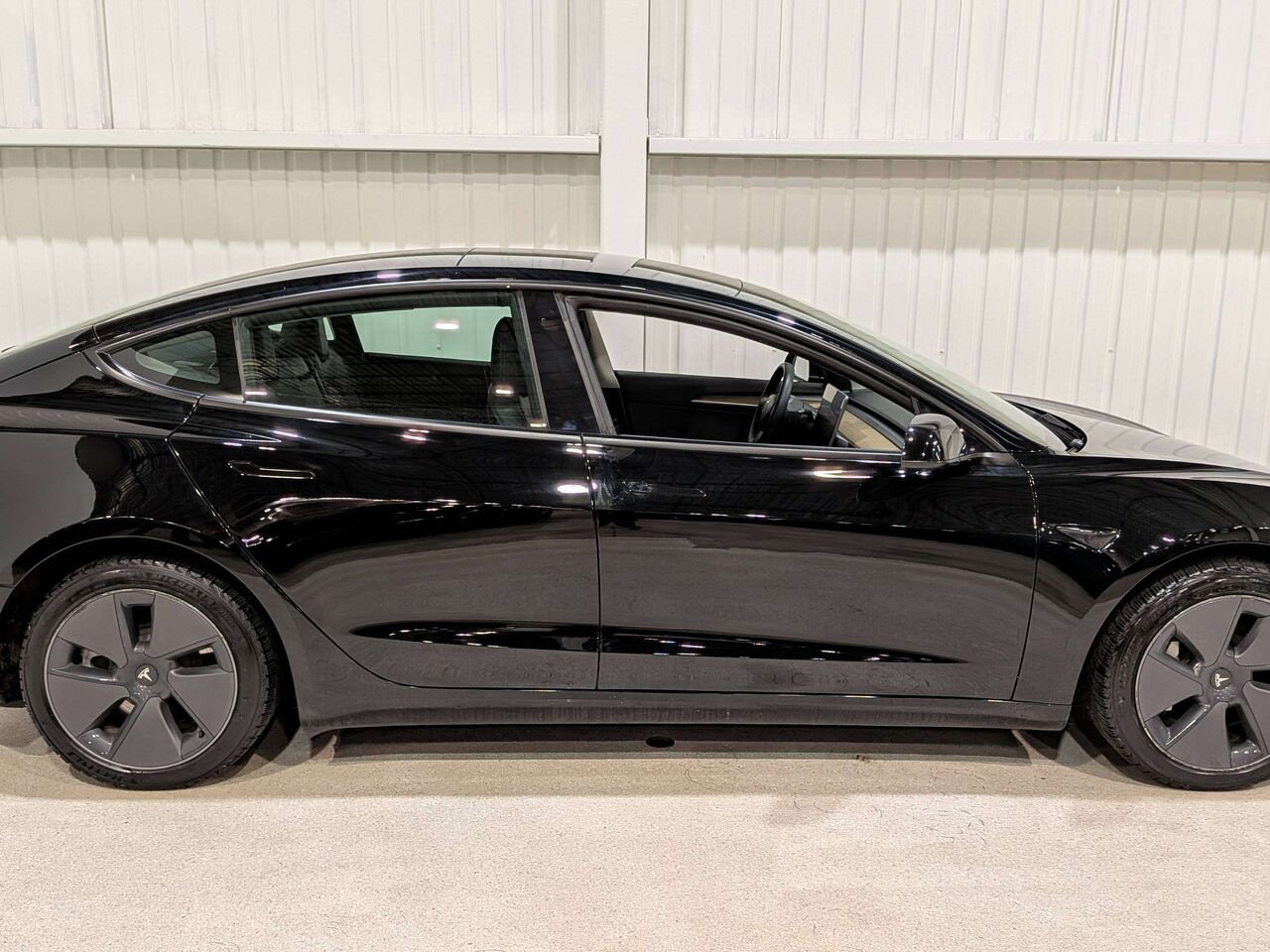 2022 Tesla Model 3 Standard Range RWD *Ltd Avail* Black Val-David - photo #7