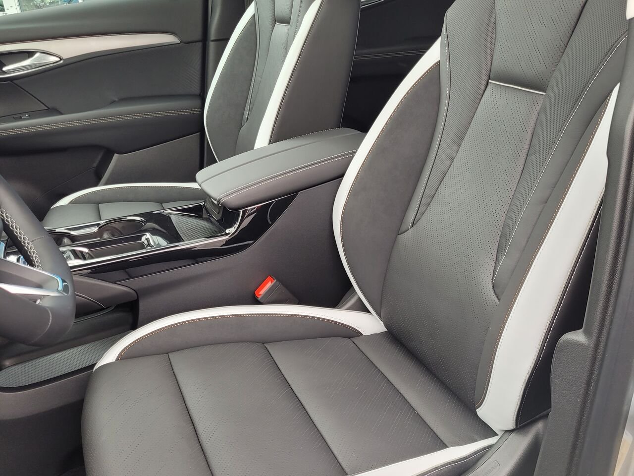 2026 Buick Envision Tourisme sport 4 portes TI Ebony Twilight Metallic Thetford Mines - photo #11
