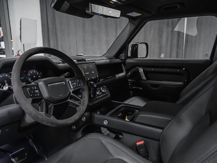 2024 Land Rover Defender V8 Black