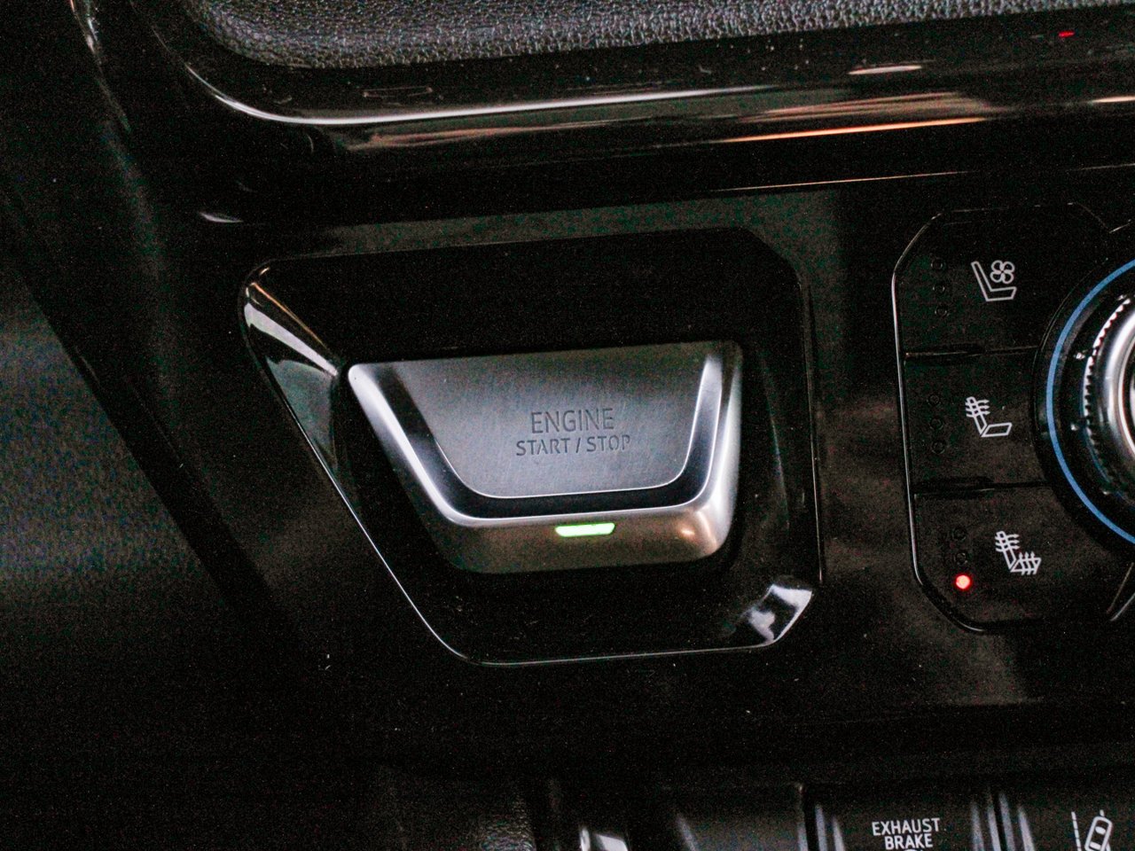 2024 GMC Sierra 3500HD 4WD Crew Cab 159 AT4 White Sherwood Park - photo #23