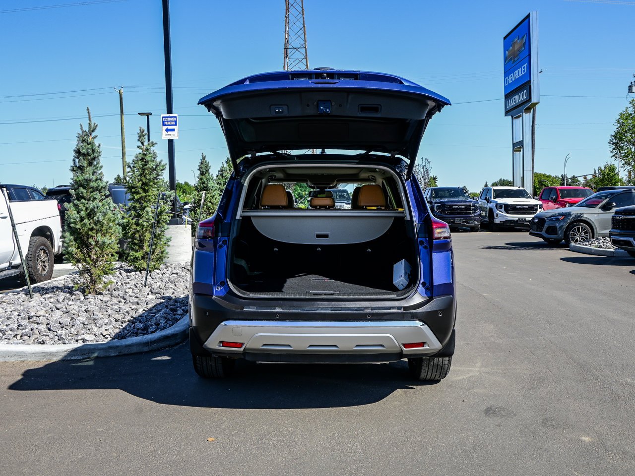 2023 Nissan Rogue AWD Platinum Blue Sherwood Park - photo #13