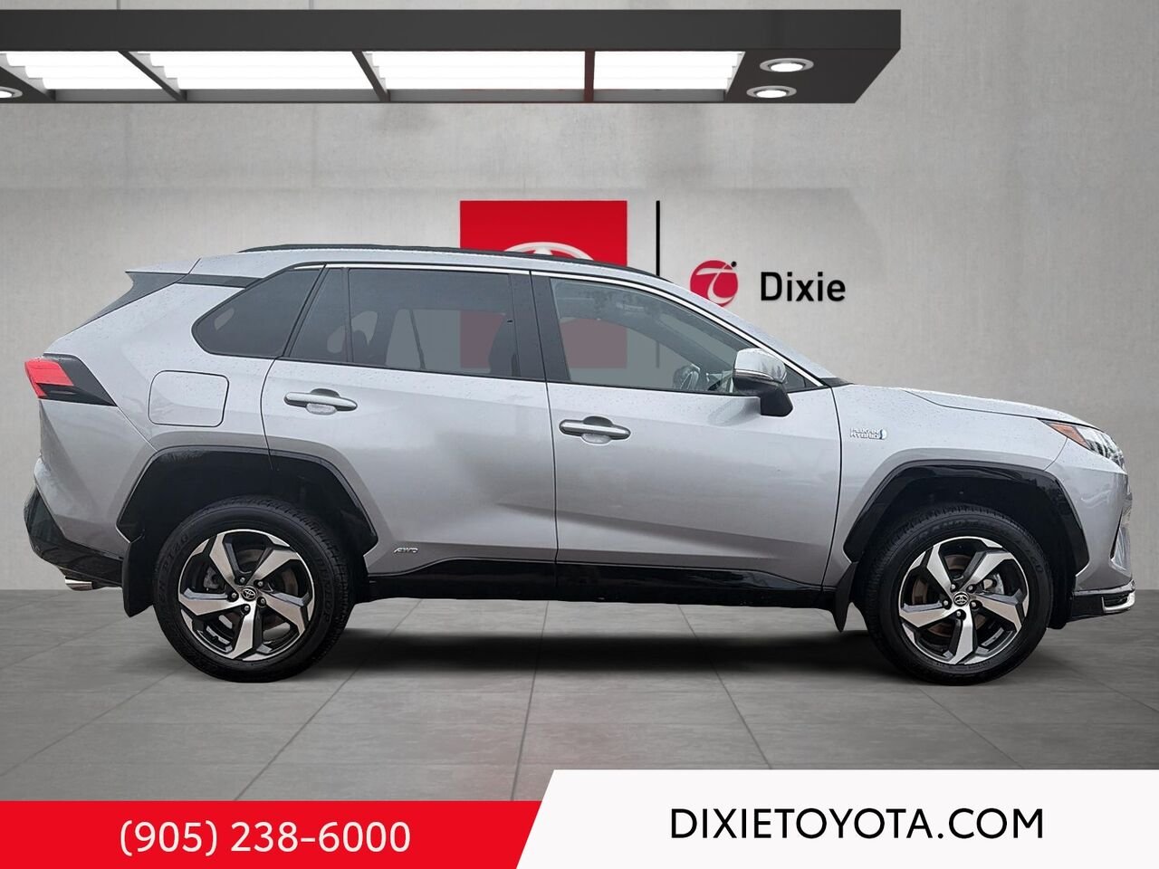 2024 Toyota RAV4 Prime PRIME SE AWD / PLUG-IN HYBRID / HEATED SEATS / MOONROOF / ALLOY WHEELS / CARPLAY AND ANDROID AUTO Silver Mississauga - photo #2