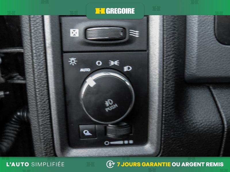 2019 Ram 1500 Grey Saint-Eustache - photo #23