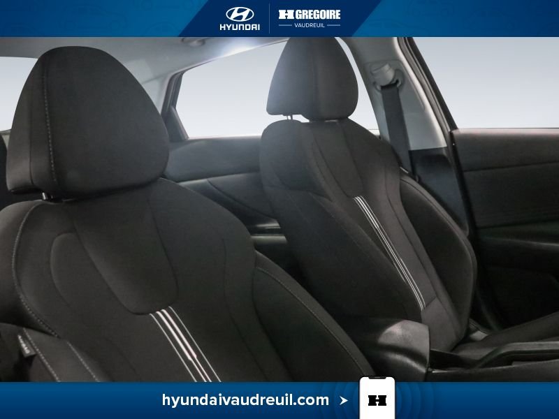 2025 Hyundai Elantra Black Laval - photo #31