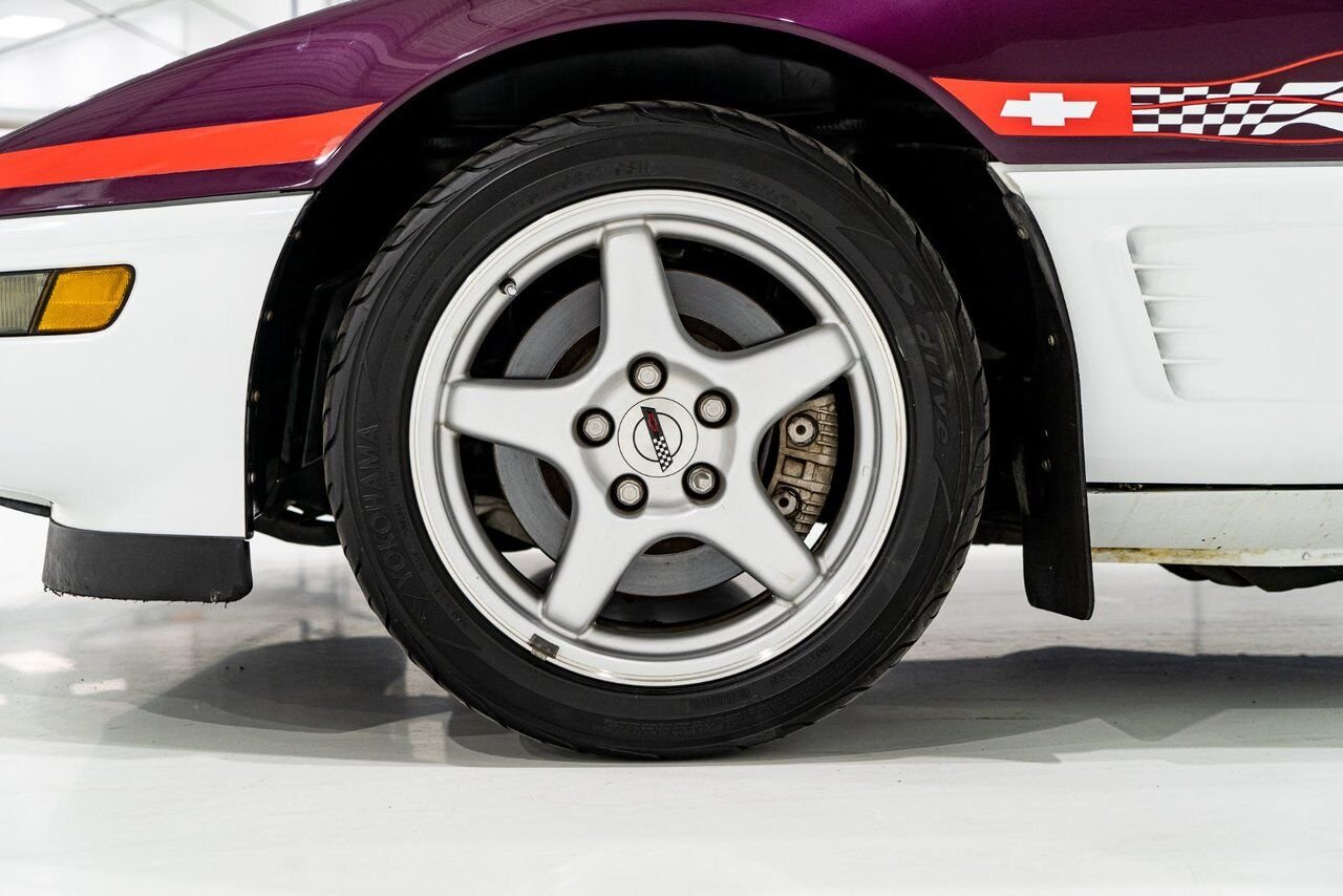 Chevrolet Corvette Convertible Pace Car 1995 Mauve Montréal - photo #56