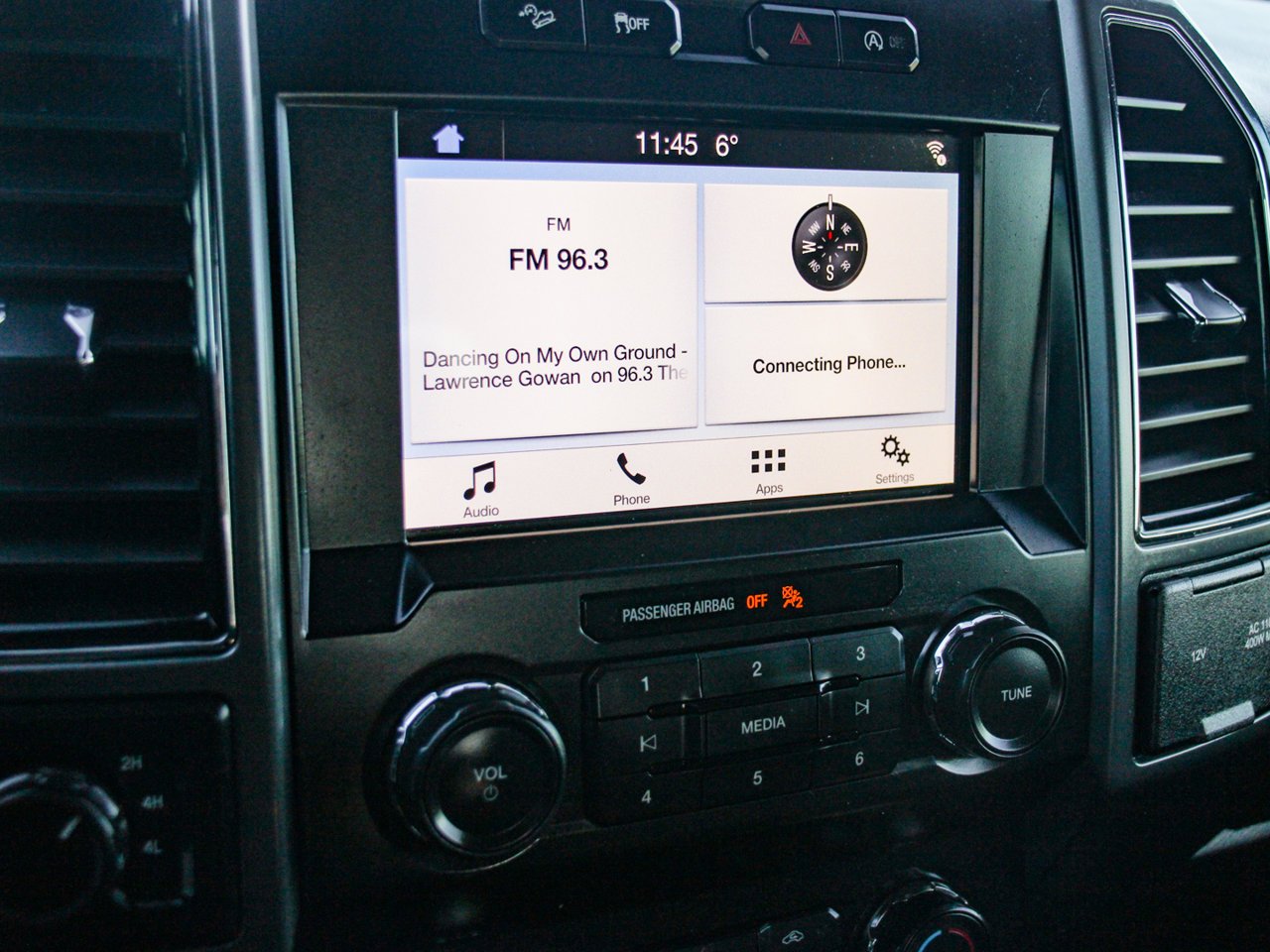 2019 Ford F-150 XLT 4WD SuperCrew 5.5' Box White Sherwood Park - photo #21