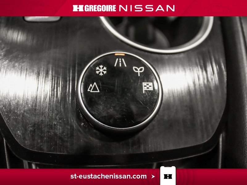 2023 Nissan Rogue White Laval - photo #24
