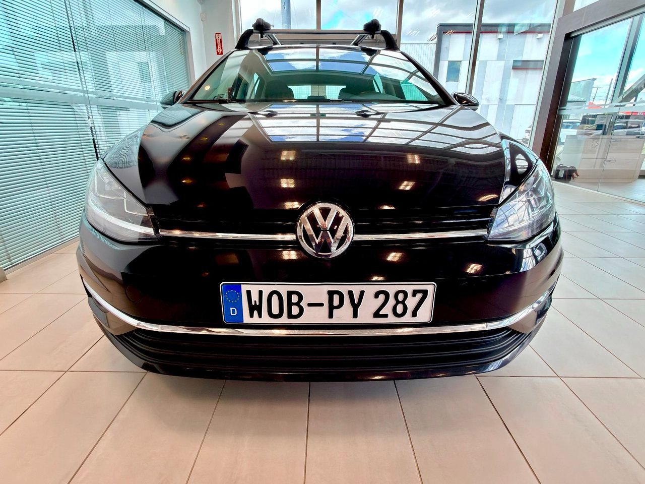2019 Volkswagen Golf Black Notre-Dame-des-Prairies - photo #3