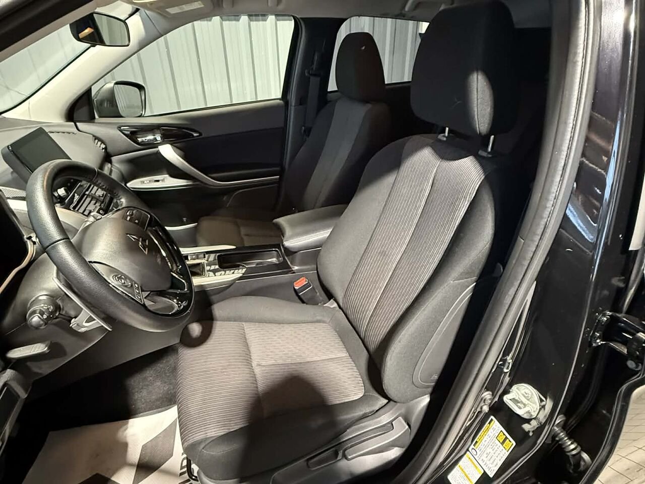 Mitsubishi Eclipse Cross 2023 Noir Mont-Laurier - photo #9