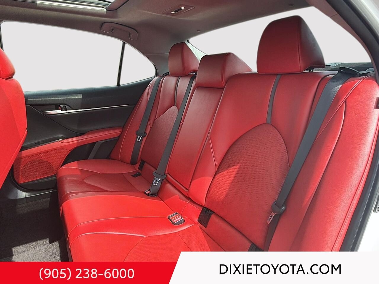 2022 Toyota Camry XSE AWD / CLEAN CARFAX / MOONROOF / HEATED SEATS / ALLOY WHEELS / CARPLAY AND ANDROID AUTO Wind Chill Pearl with Black Roof Mississauga - photo #19