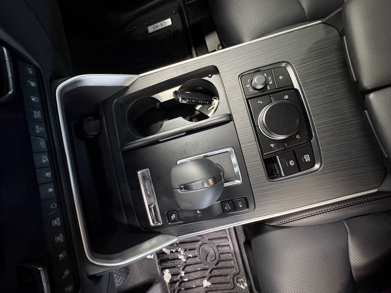MAZDA CX-90 hybride rechargeable Signature TI 2026 Noir de jais mica Châteauguay - photo #12