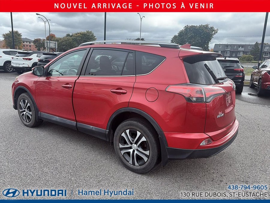 Toyota RAV4 LE fwd 2016 Rouge